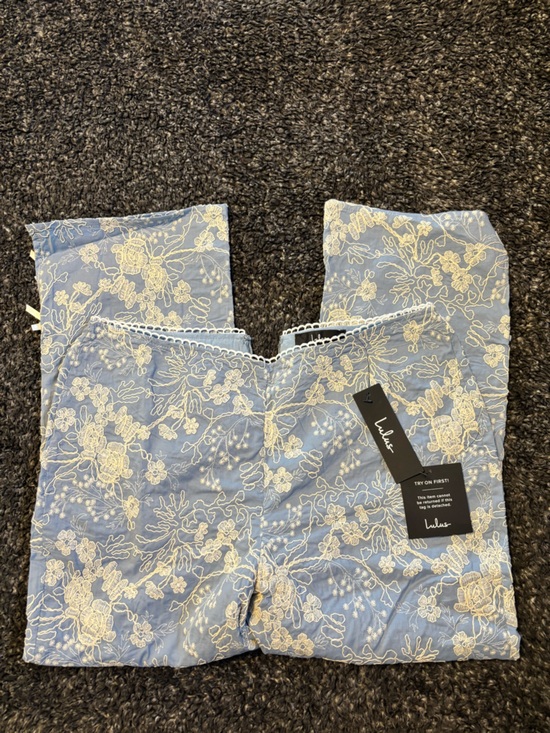 Lulus Denim - Lulu's Light Blue Jeans with Cream Floral Lace Overlay